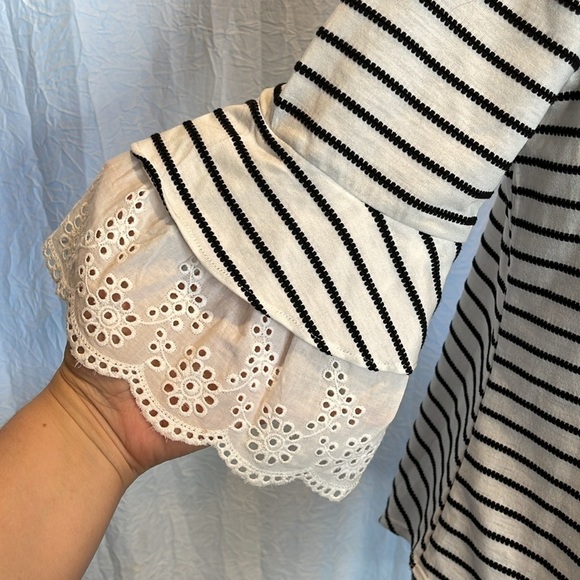 ELLE Double Ruffle Sleeve Top Size Medium - Picture 4 of 6